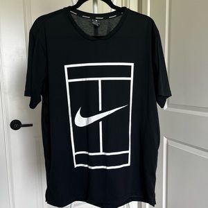 NikeCourt Dri-Fit Tennis court logo black tee